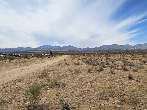 180 E Ste Vic Ave, Llano, CA 93544