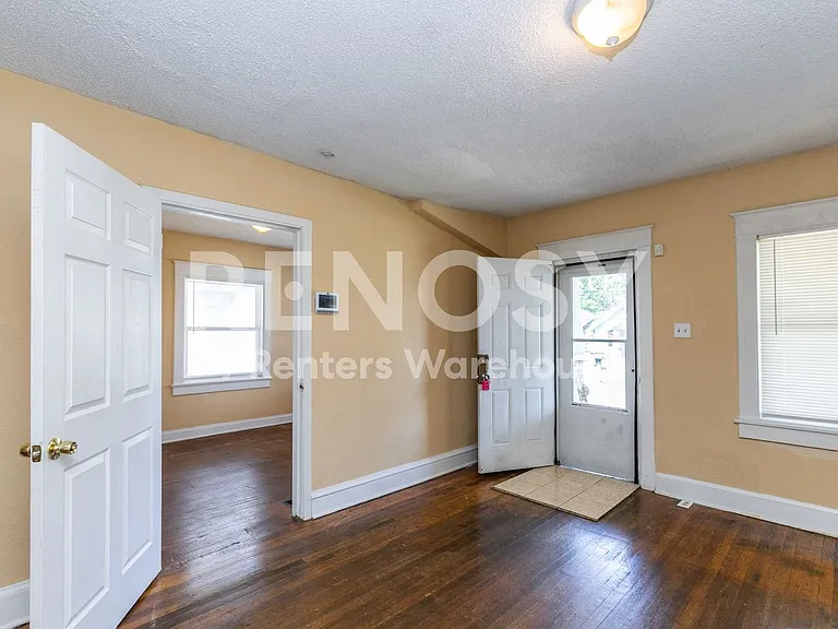 4038 Bellefontaine Ave — Photo 7