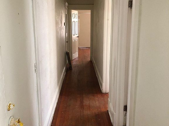3rd image of 724 W 27th St APT 3