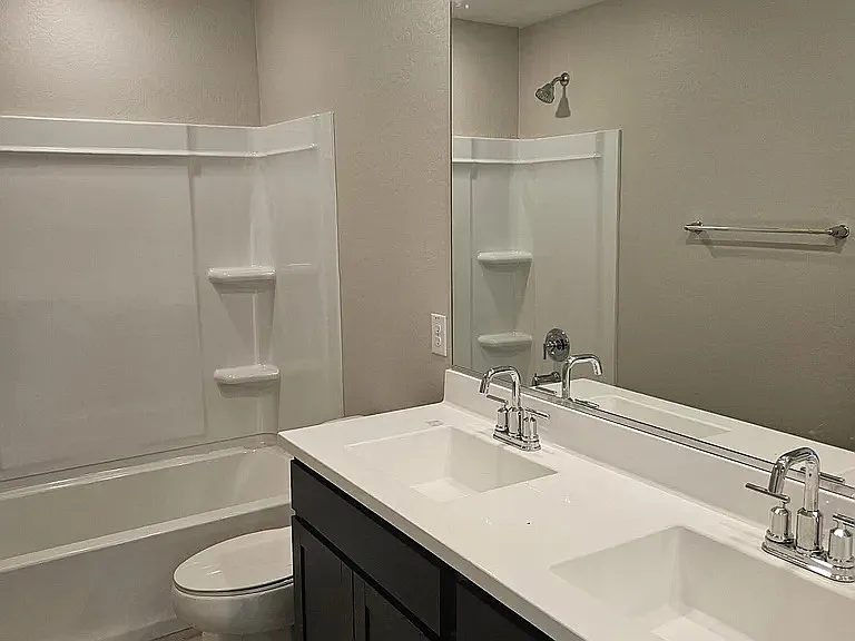 3354 S 180th Ln — Photo 26