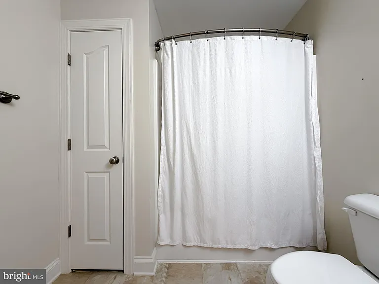 23687 Coventry Dr — Photo 54