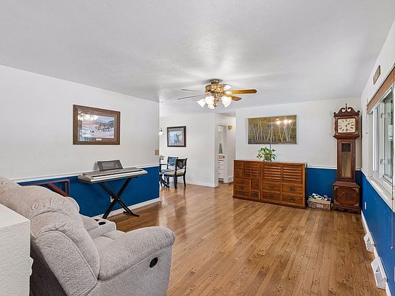 4th image of 1905 W 23rd St