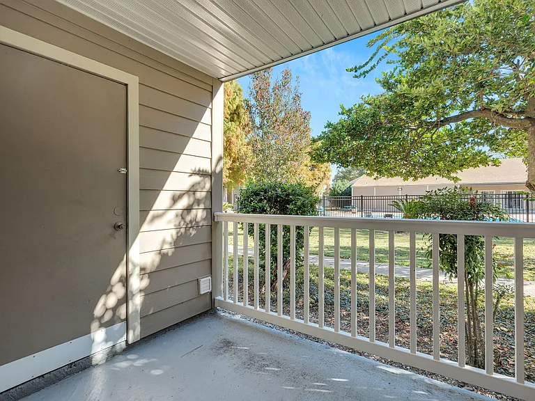Sunlake Apartments — Photo 35