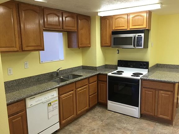 3rd image of 411 N Ocosta