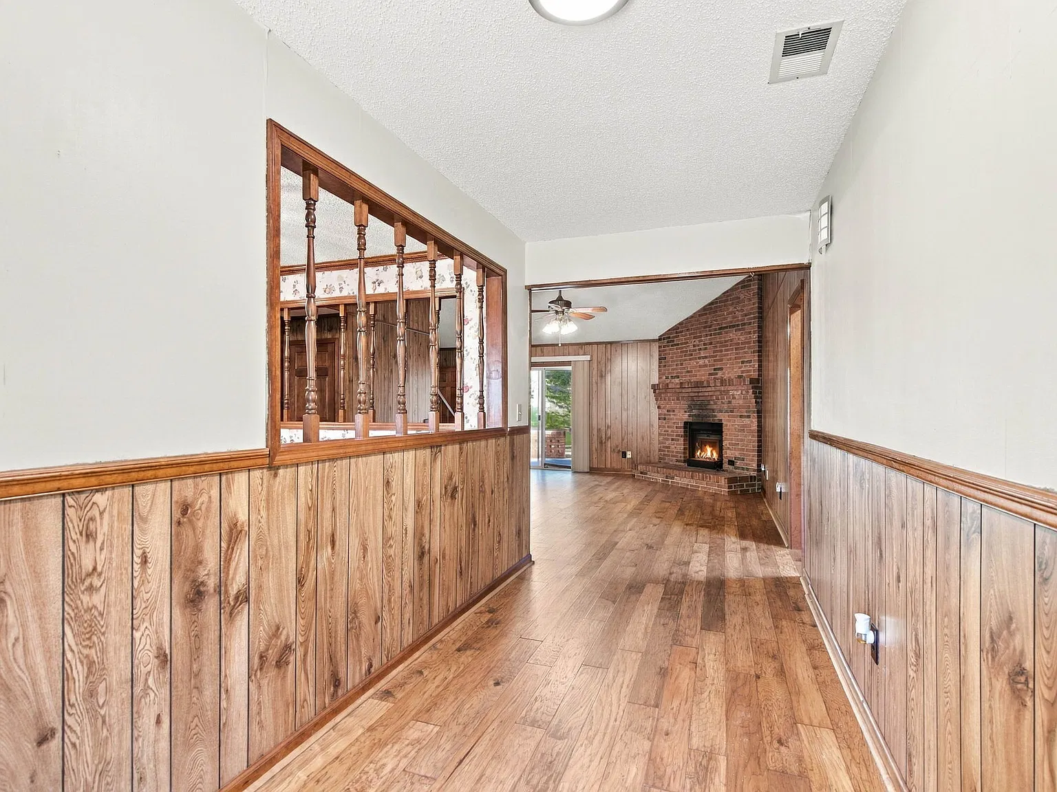5 bed, 2.5 bath, 2687 sqft, $2,500 — Photo 4