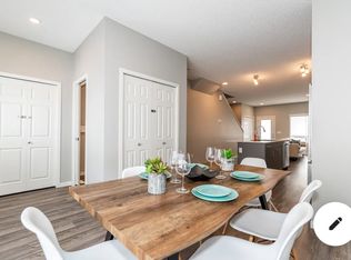 15638 19th Ave SW, Edmonton, AB T6W 5C3