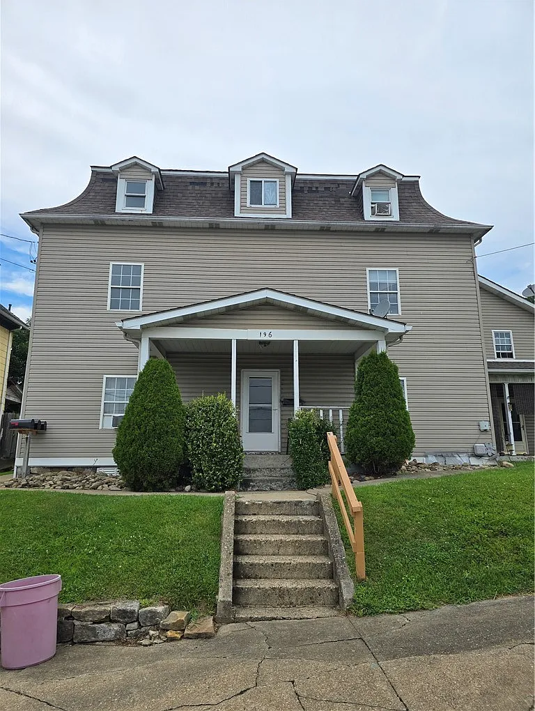 1 bed, 1.5 bath, $650 — Photo 1