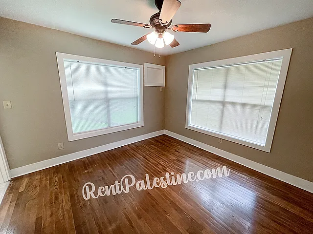 613 E Brazos St #1/2 — Photo 12