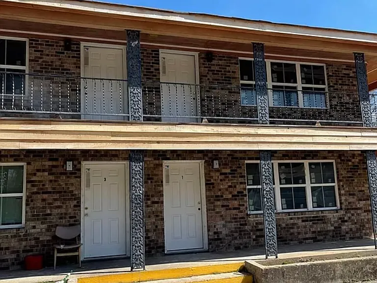 700 Bossier St #15 — Photo 11