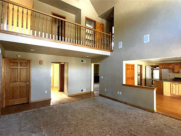 5th image of 14 Sassafras Ln