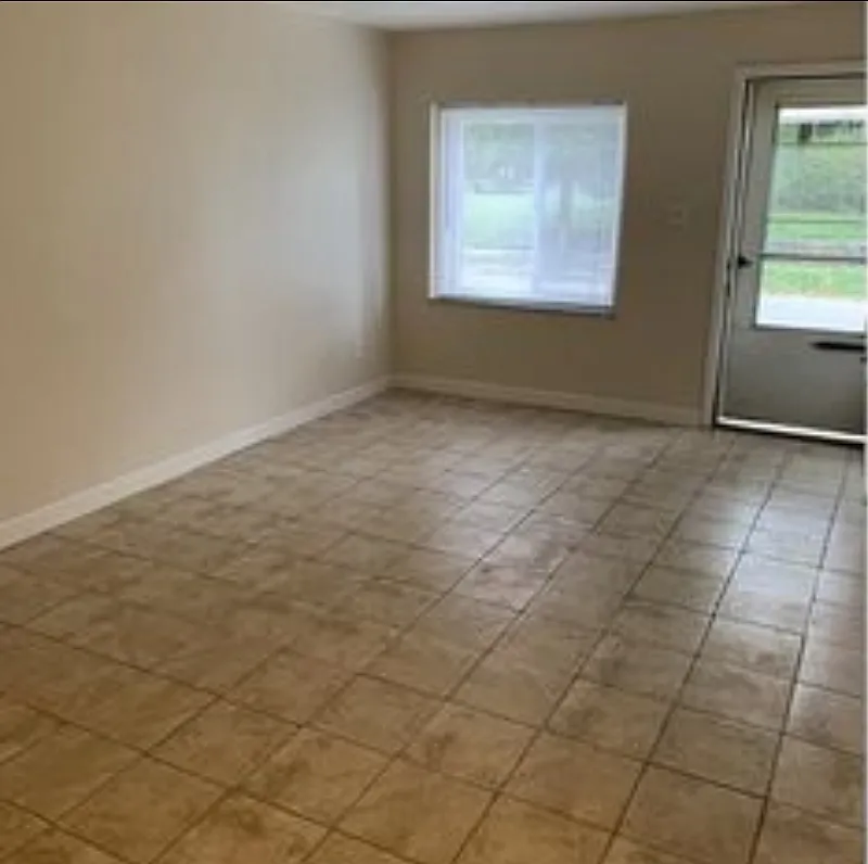 210 S Wayne Ave — Photo 2