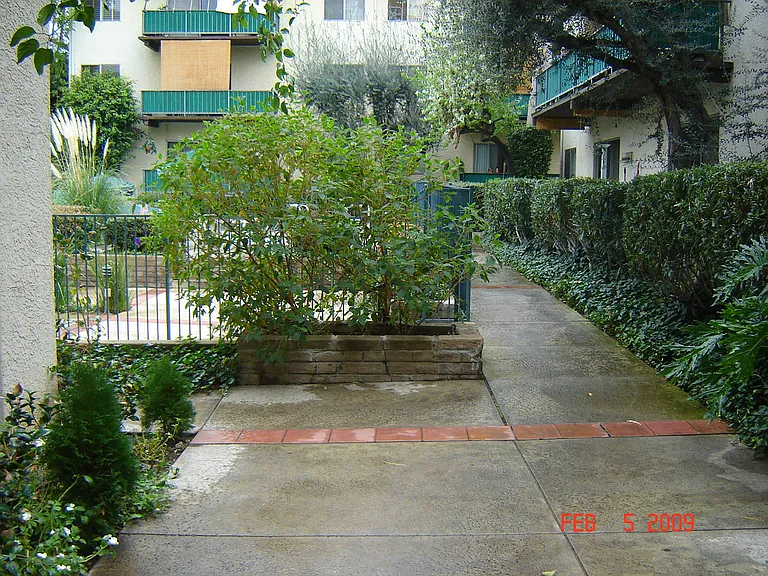 5460 White Oak Ave #K208 — Photo 21