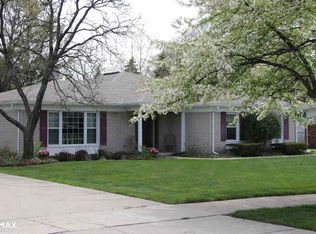 4118 Cherrywood Dr, Troy, MI 48098