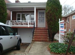 18954 43rd Rd, Flushing, NY 11358