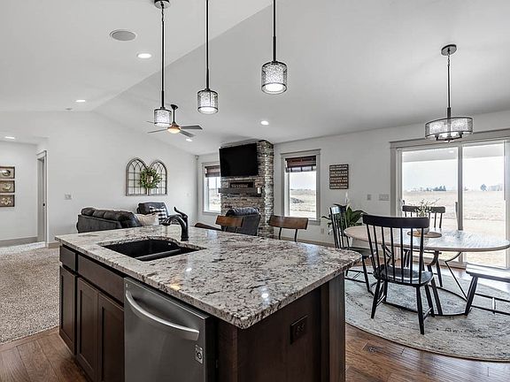 2nd image of 624 Mallard Point Dr NW