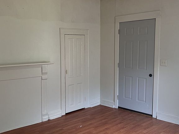 4th image of 1143 Bridges St