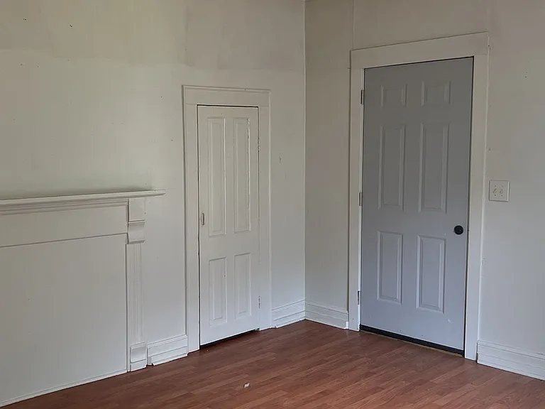 1143 Bridges St — Photo 4