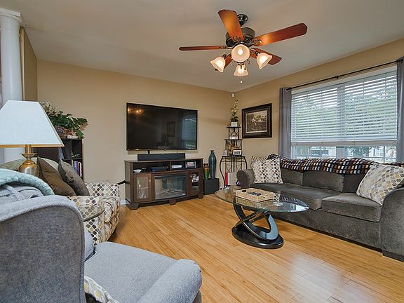 3rd image of 1021 Northlake Dr