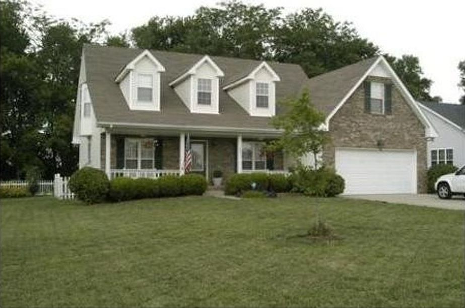 1st image of 3833 Parade Dr