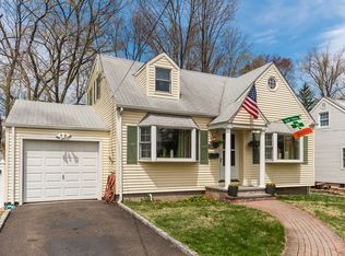 61 Center Ave, Chatham, NJ 07928