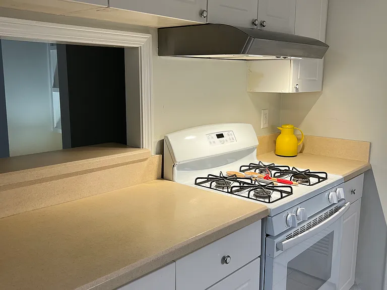 1400 Summit North Dr NE — Photo 10