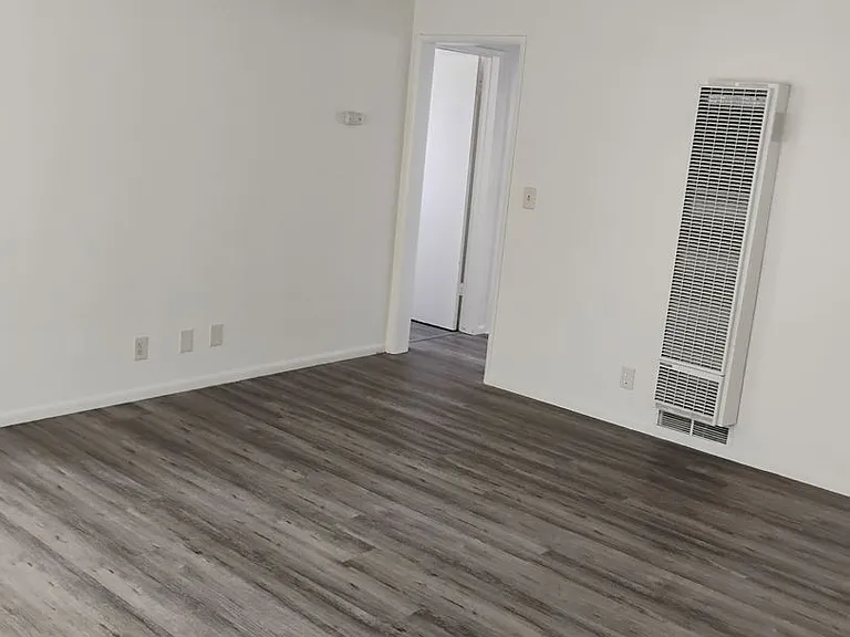 5311 Lexington Ave — Photo 8