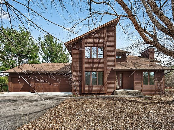 4th image of 6 Pine Valley Dr