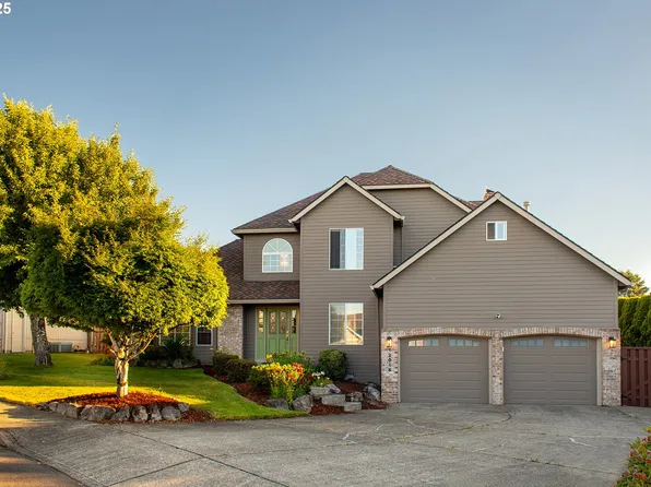 12015 SE Regal Ct, Clackamas, OR 97015