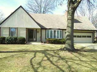 2625 SW Westport Dr, Topeka, KS 66614