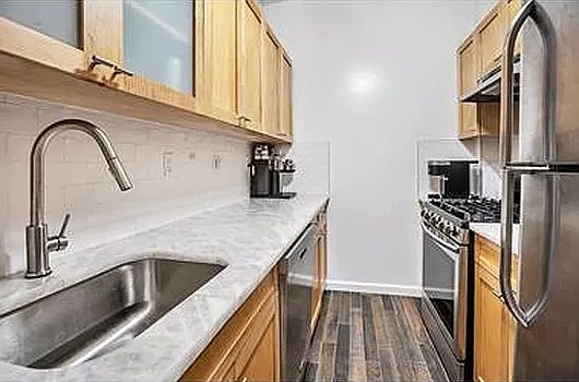 3rd image of 444 E 84th St APT 1B