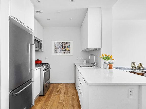 2nd image of 8 Vanderbilt Ave APT 11E