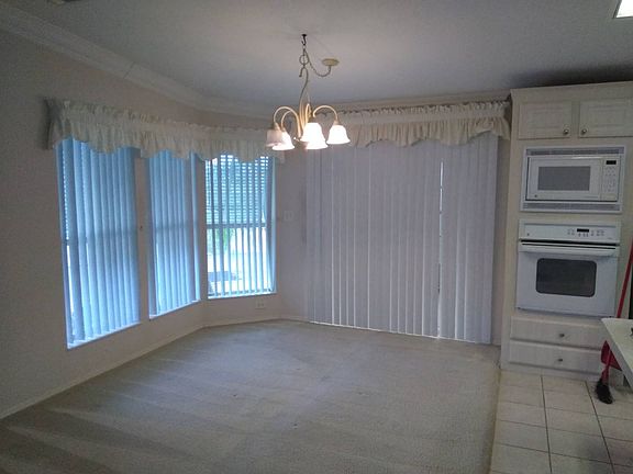 4th image of 807 Choo Choo Ln