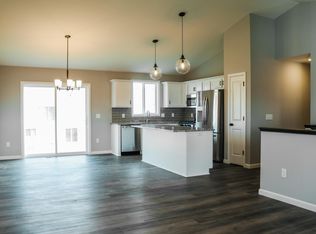 2432 Greenbriar Ln, Buffalo, MN 55313