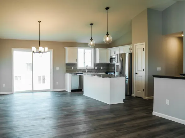 2432 Greenbriar Ln, Buffalo, MN 55313