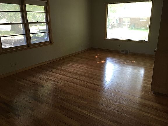 4th image of 2710 S 38th St