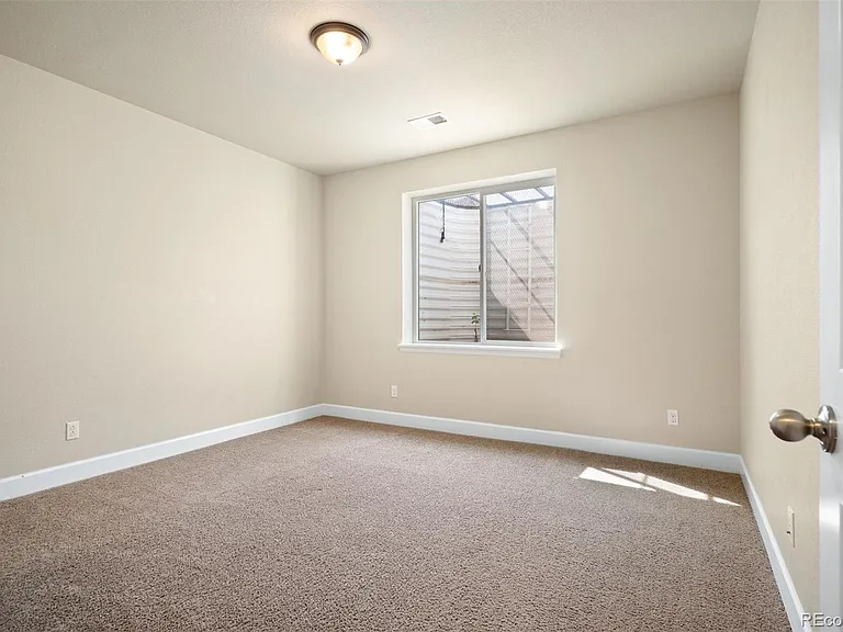 393 Cade St #L — Photo 29
