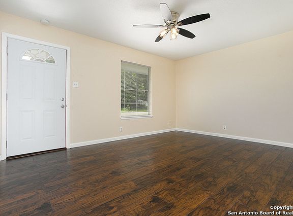 4th image of 131 Meadow Park St