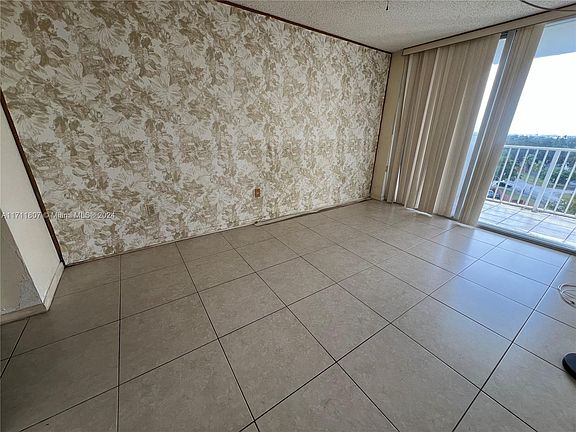 5th image of 1200 NE Miami Gardens Dr APT 805W