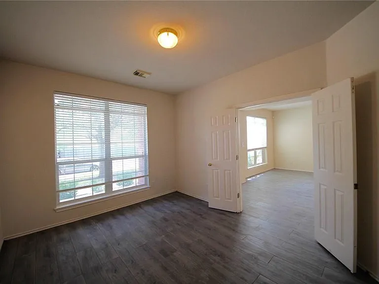 15843 Garrison Cir — Photo 5