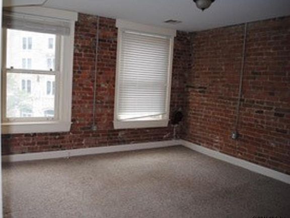 3rd image of 370 Broadway APT 3