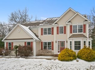 5 White Oak Ct, Coventry, RI 02816