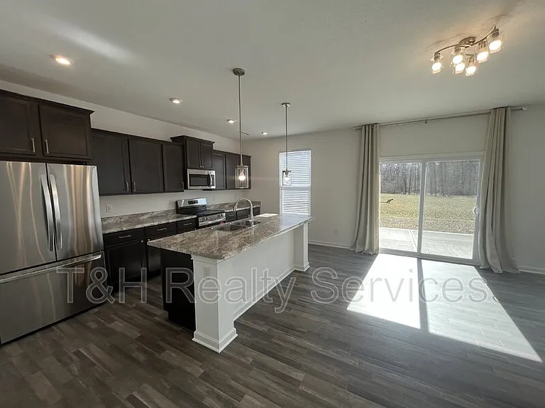 4801 Summerfield Dr — Photo 17