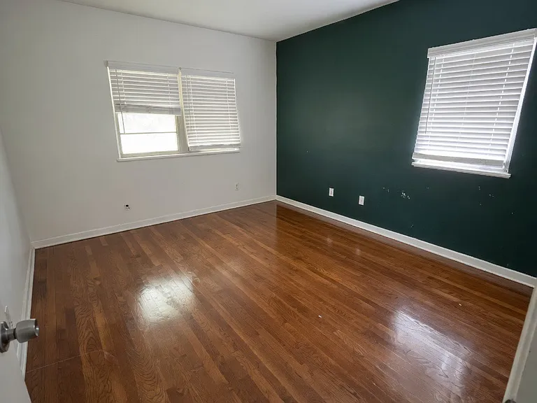 4904 Odessa Ave — Photo 17