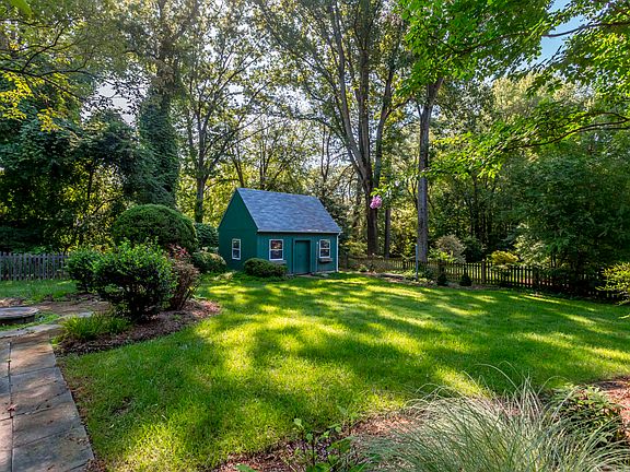 3rd image of 3337 Rose Ln