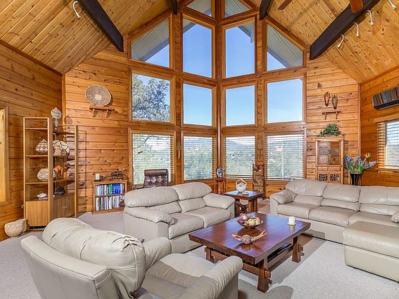 4th image of 10190 Oak Grove Dr
