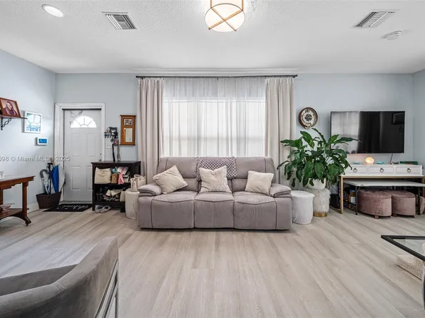 23 Allen Rd, West Park, FL 33023