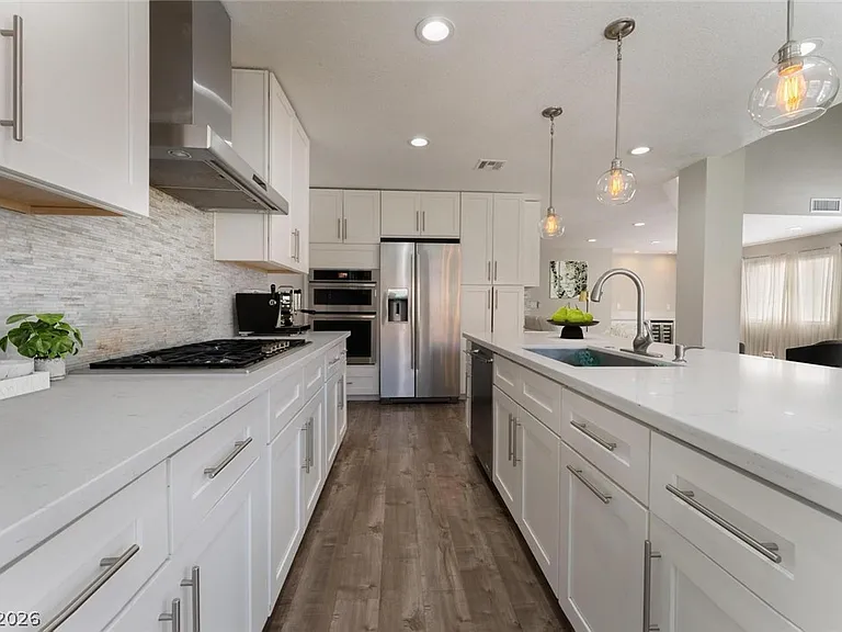 8429 Honeywood Cir — Photo 45