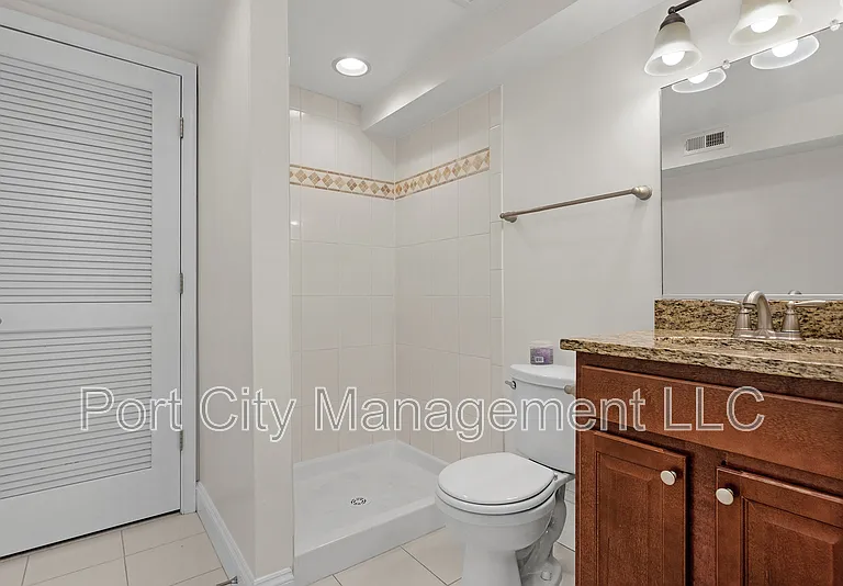 2 W Clement St — Photo 10