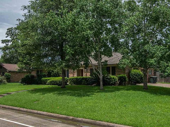 2nd image of 1020 Shakespeare Dr