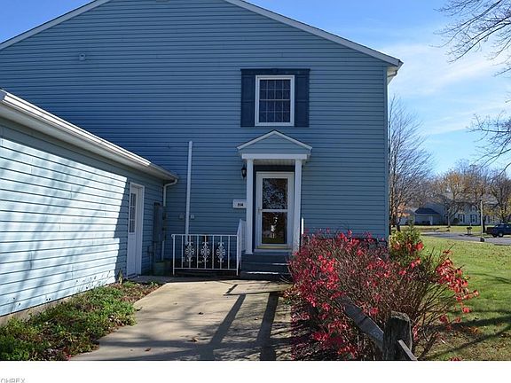 2nd image of 514 Heritage Sq
